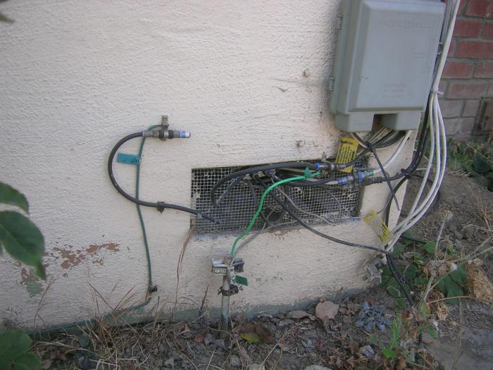 Name:  ground rod - cable.jpg
Views: 2274
Size:  65.8 KB