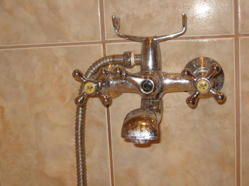 Name:  Condo bath fixture.jpg
Views: 83
Size:  52.3 KB