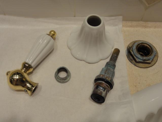 Name:  DSC06118 Bathroom Sink Parts.jpg
Views: 105
Size:  22.3 KB