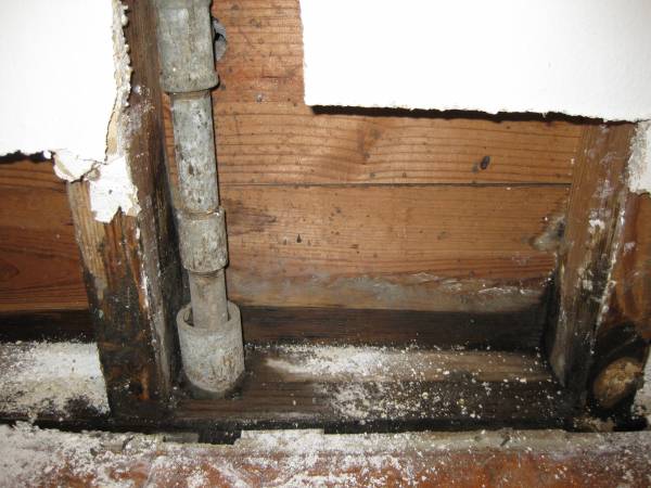 Name:  Leak-1.jpg
Views: 354
Size:  53.1 KB