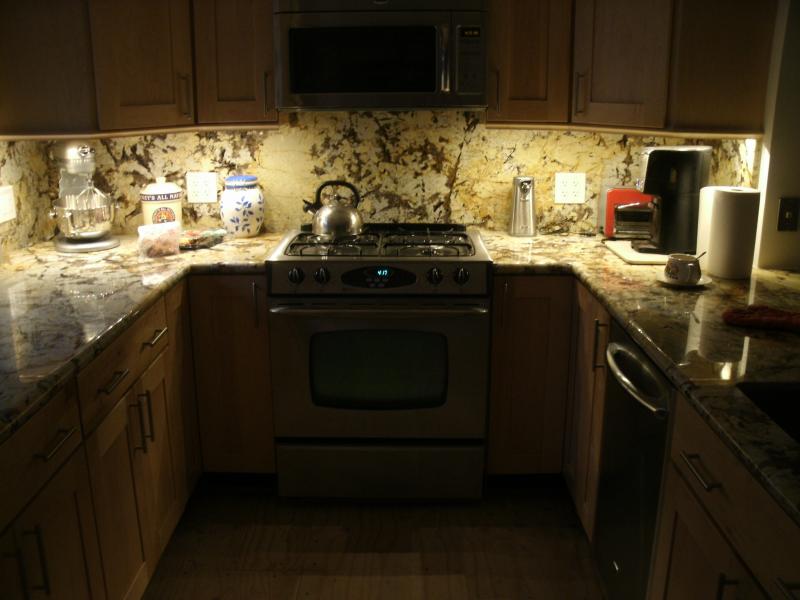 Name:  counterdone 048.jpg
Views: 77
Size:  50.4 KB