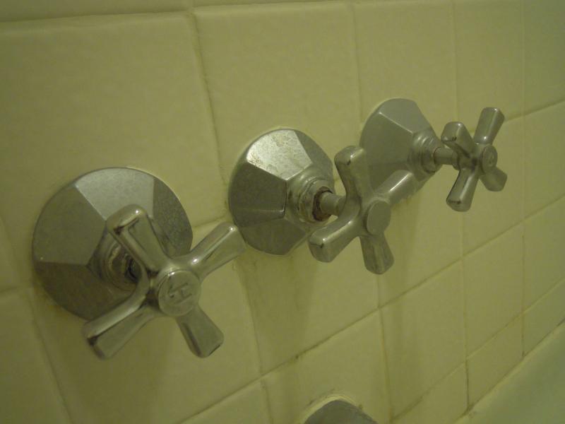 Name:  old faucet handles.jpg
Views: 104
Size:  27.8 KB