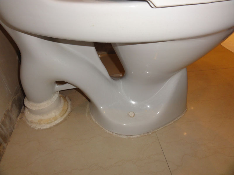 india_toilet_4166.jpg