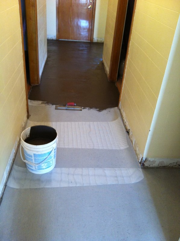 Floor prepping -- covered with reinforcement mesh 1.jpg