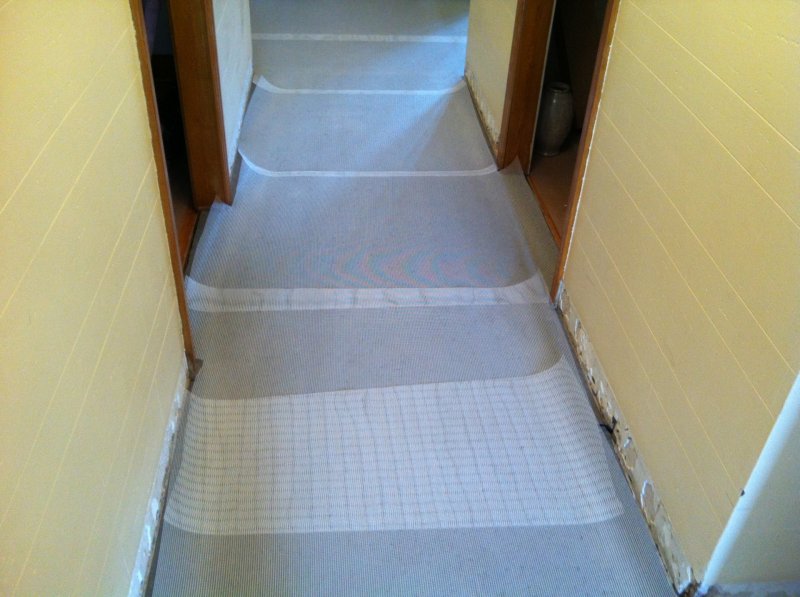 Floor prepping -- covered with reinforcement mesh.jpg