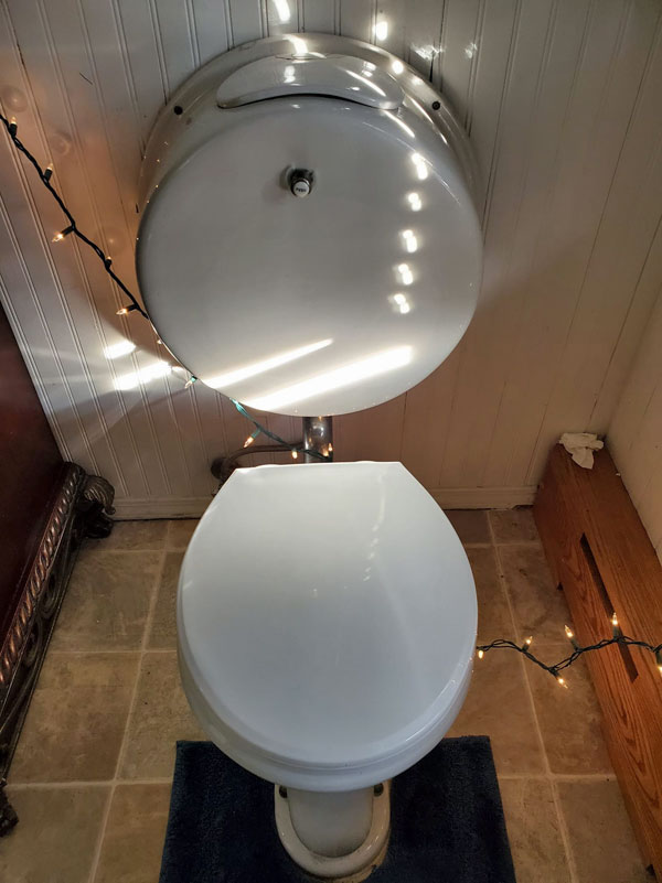 pillbox-toilet-01.jpg
