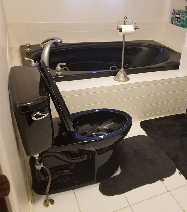 toto-black.jpg