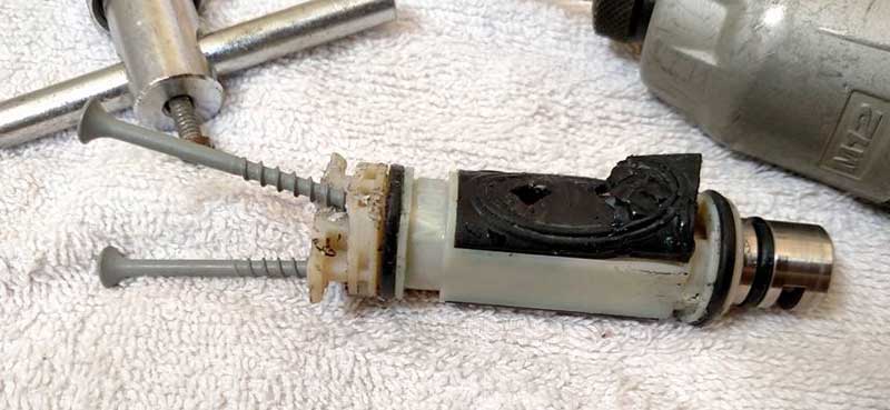 moen-screws3.jpg