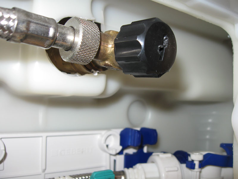 geberit_in_wall_tank_05.jpg