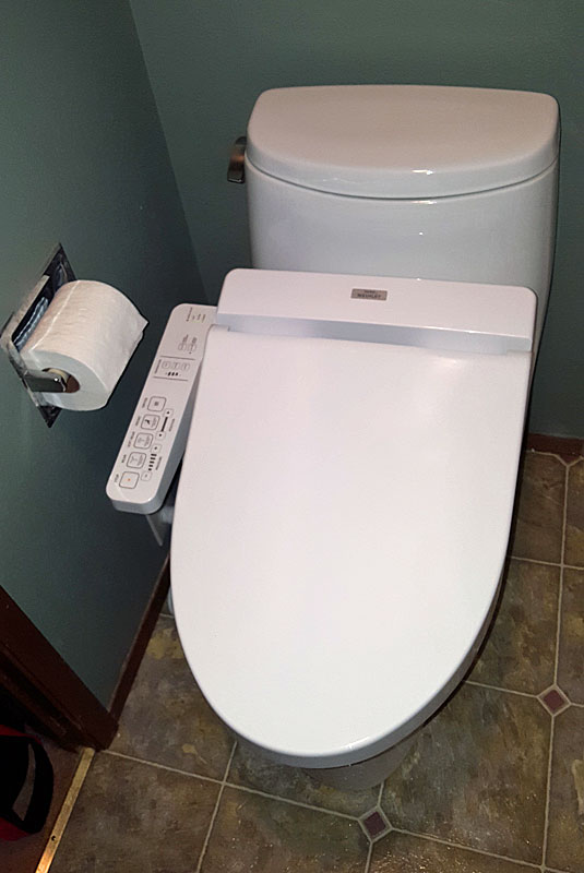 c100-washlet-02.jpg